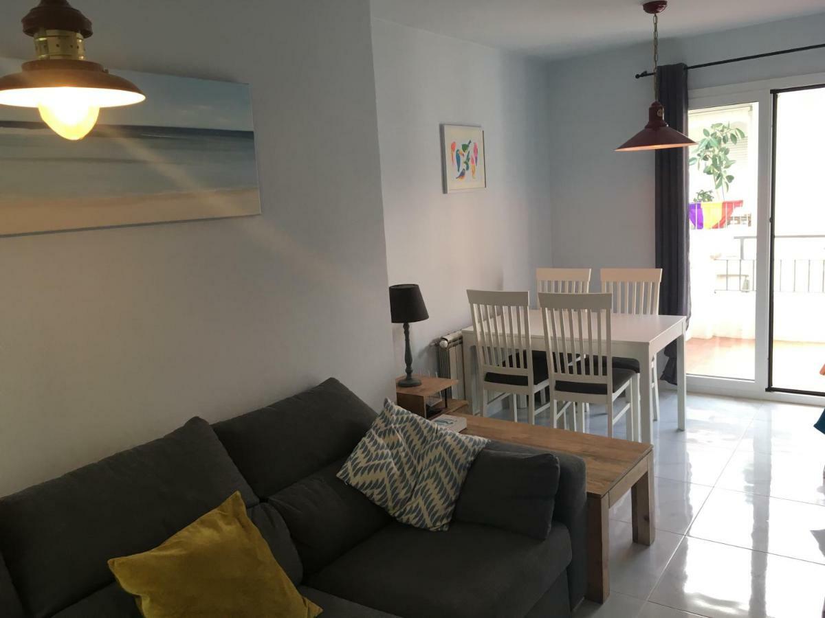 2 Bedroom Apartment In The Old Town, Close To The Beach L' Escala المظهر الخارجي الصورة