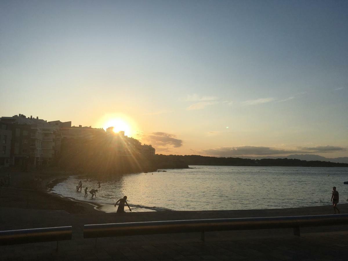2 Bedroom Apartment In The Old Town, Close To The Beach L' Escala المظهر الخارجي الصورة
